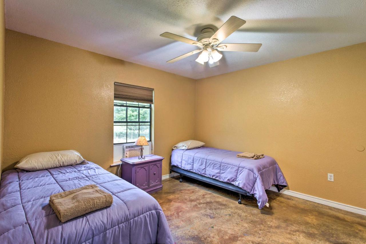 Texas Cabin On 130 Acres Walk To Lake Ray Roberts Collinsville Екстериор снимка