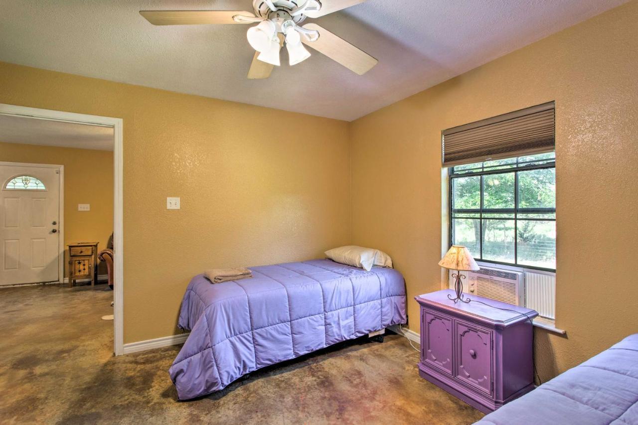 Texas Cabin On 130 Acres Walk To Lake Ray Roberts Collinsville Екстериор снимка