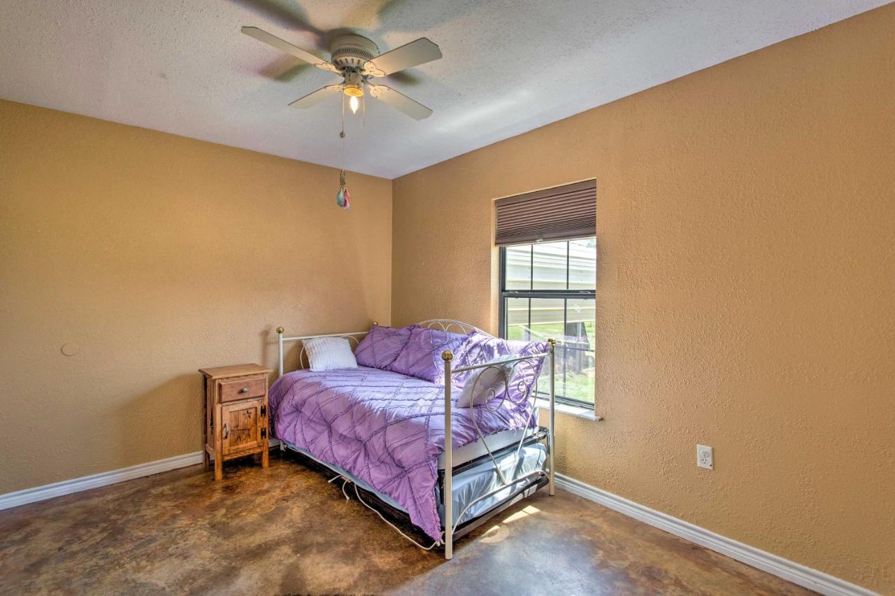 Texas Cabin On 130 Acres Walk To Lake Ray Roberts Collinsville Екстериор снимка